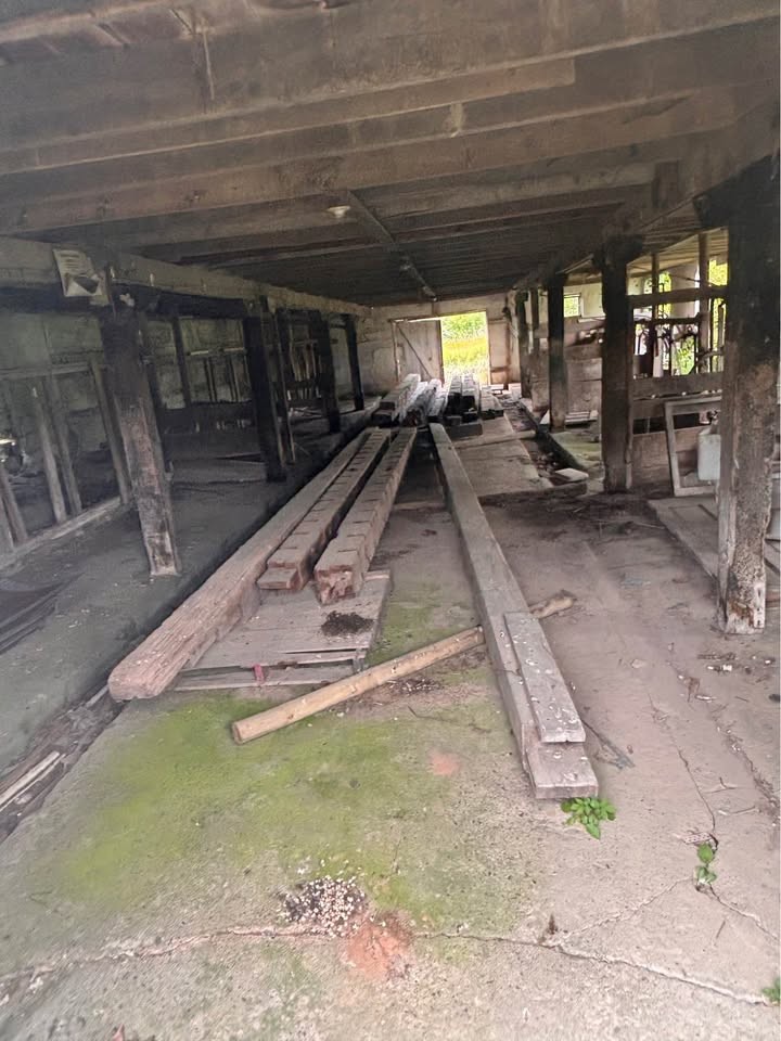 Large Reclaimed Barn Timbers & Rough-Sawn Lumber – Long Beams / Woodworking / Furniture - Image 5