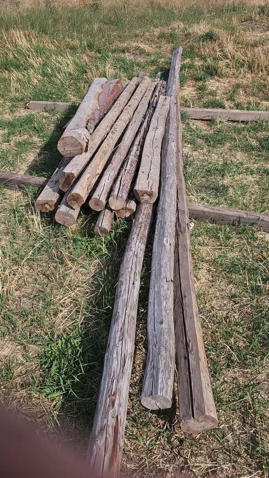 Reclaimed Barn Wood Planks and   Posts - Image 2