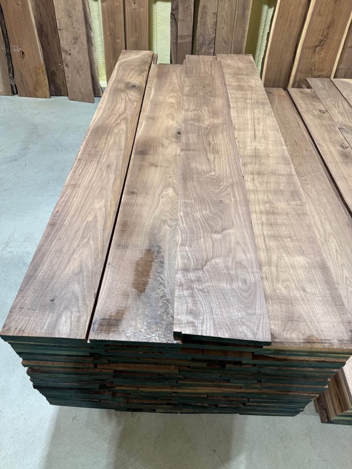10”+ Wide 4/4 FAS Walnut Lumber - Image 4