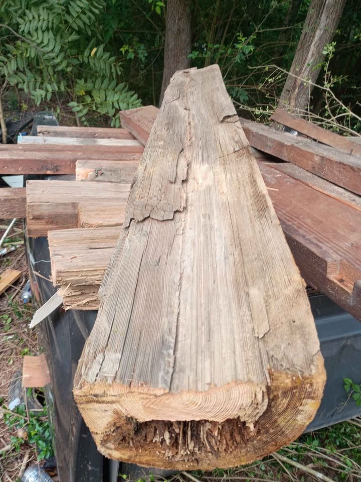 Beautiful reclaimed lumber - Image 3