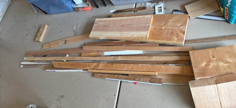 FREE Wood pine, cedar remnants