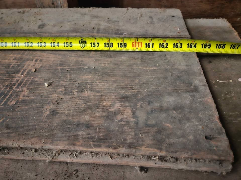 Reclaimed boards, post and beams - Image 7