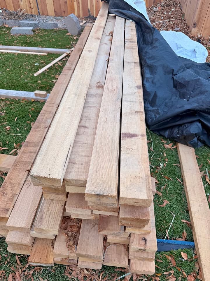 40 Cedar 2x4’s