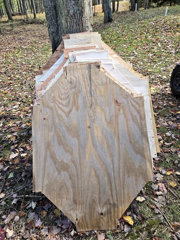 Plywood 34'' x 47''x 3/8" - Image 1