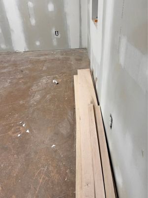 4 maple wood boards.